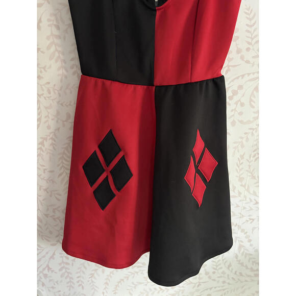 Official DC HARLEY QUINN Halloween Costume Dress! sz SM - Picture 3 of 6
